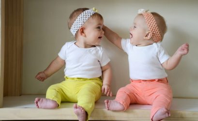 1229_twin-babies-1000x611